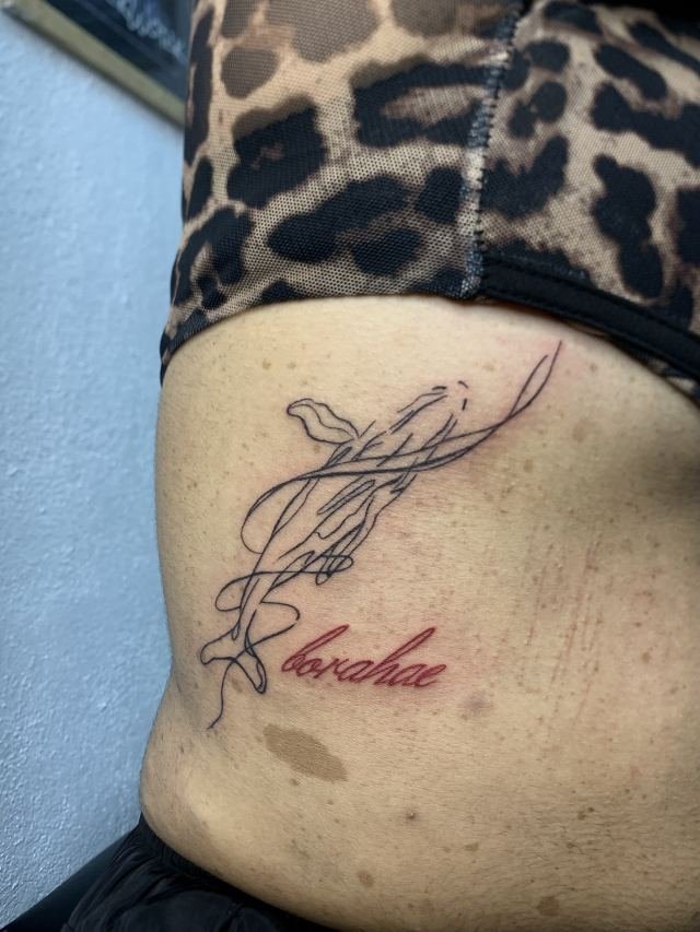 Ballena en las costillas